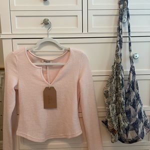 Light pink top Listicle top. Never worn before!